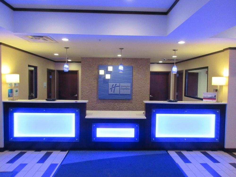 Holiday Inn Express & Suites Butler By Ihg מראה חיצוני תמונה