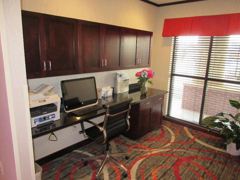 Holiday Inn Express & Suites Butler By Ihg מראה חיצוני תמונה