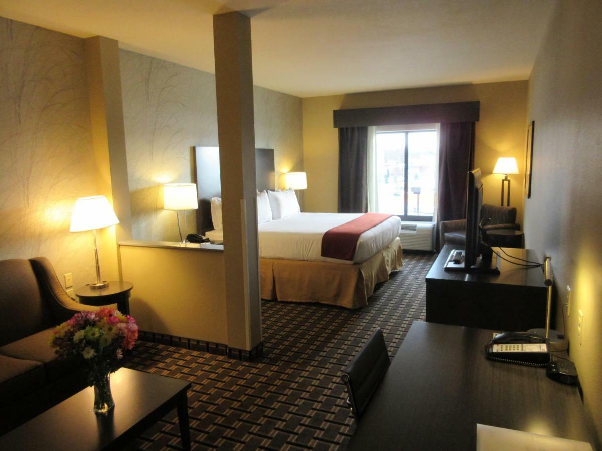 Holiday Inn Express & Suites Butler By Ihg מראה חיצוני תמונה